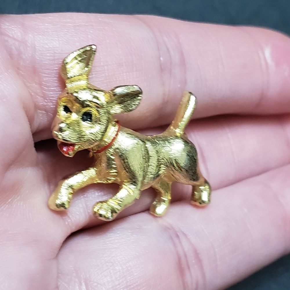 Vintage gold tone puppy dog brooch